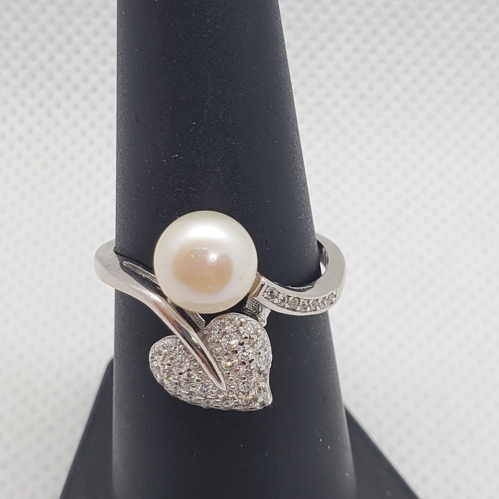 Sterling Silver 925 Rhodium Plated Pearl and CZ Heart and Flower Leaf Ring - Picture 1 of 10